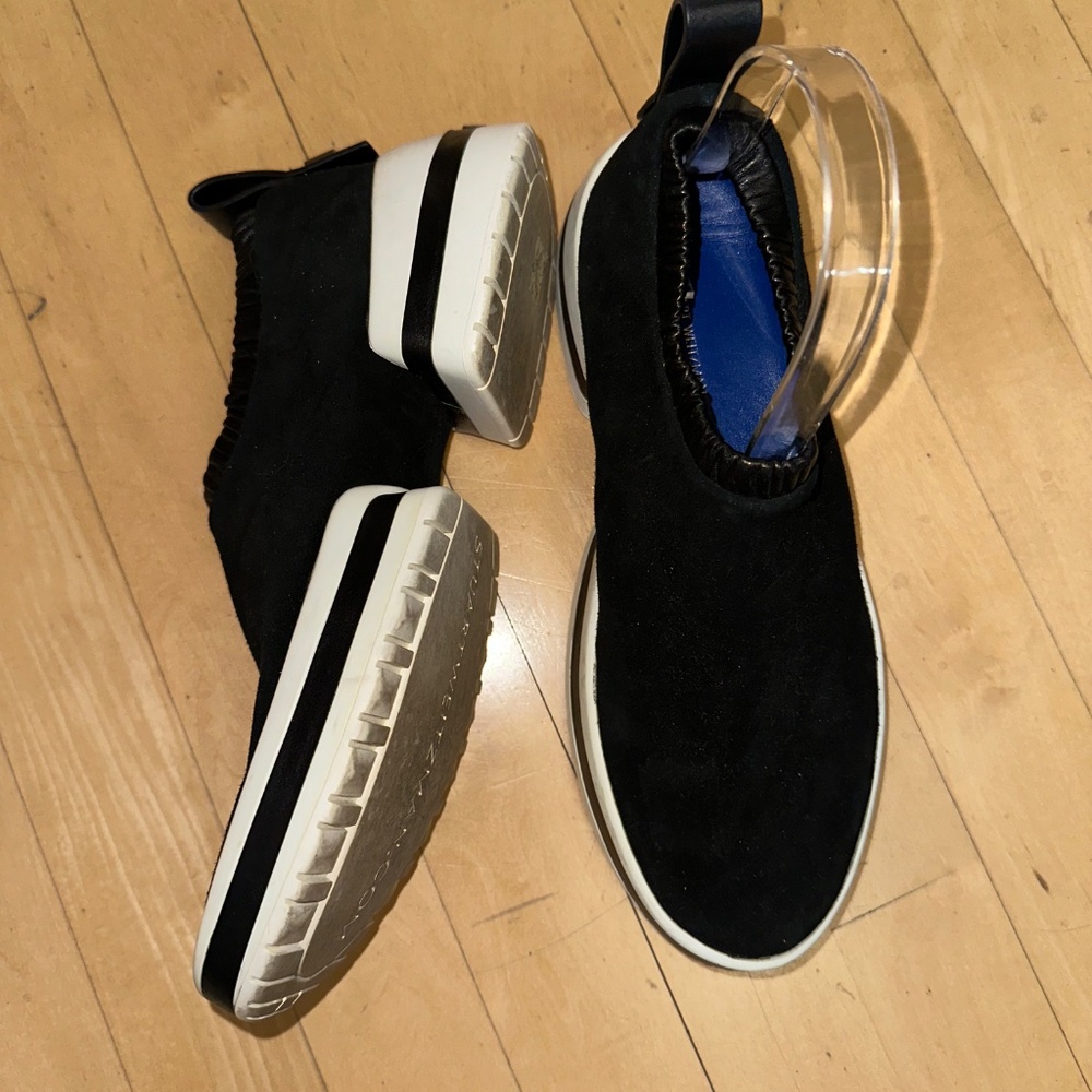 Stuart Weitzman SW65 Black suede slip on, 7.5,  CB2376 - Picture 4 of 6